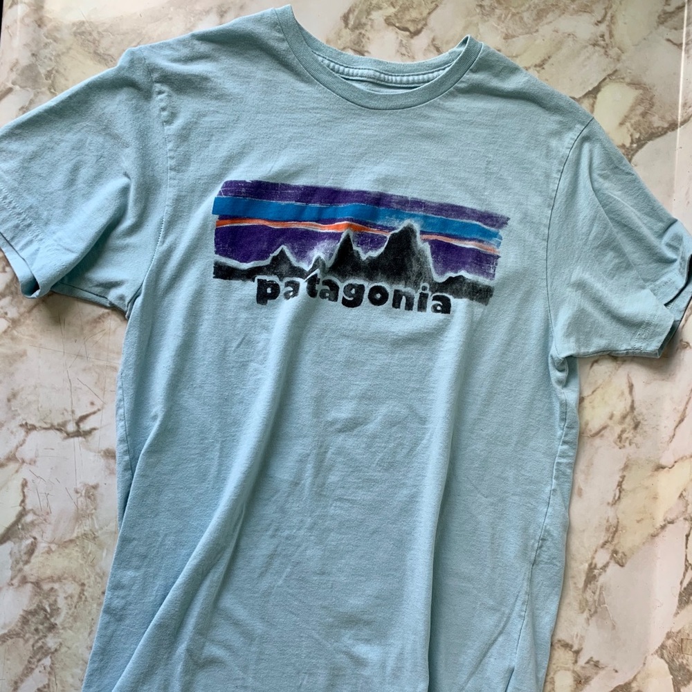 Men’s p-6 logo Patagonia tshirt